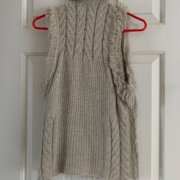 Banana Republic warm vest - Picture 2 of 6